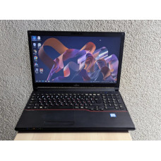Ноутбук Б/В Fujitsu LifeBook E557 / 15.6 HD (1366x768) / i5-7200U / 8 GB DDR4 / Intel HD Graphics 620 (2gb) / SSD 128 GB