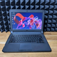 Ноутбук Б/В Dell Latitude 3350 /13,3 HD (1366x768)/ i3-5005U/ 8 GB DDR3 / Intel HD Graphics 5500 / SSD 128GB