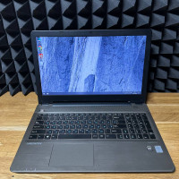 Ноутбук Б/У Medion E6415 /15.6 HD (1366x768) /i3-5005U/ 8 GB DDR3 /Intel HD Graphics 5500 / SSD 128GB