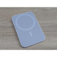 Новий Зарядний пристрій з магнітним кріпленням MagSafe