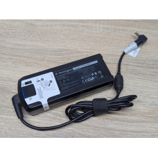 Блок живлення Kensington Wall Laptop Power Charger with USB Power Port 90W 5.5 x 2.5 мм Б/В
