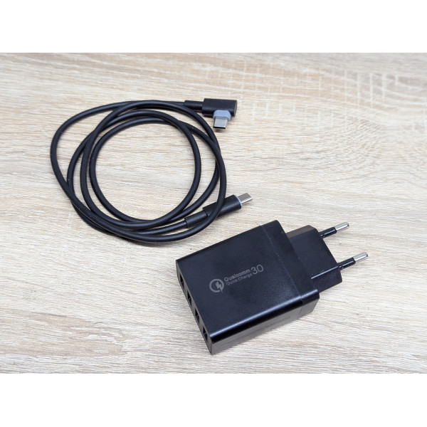 Новий Зарядний пристрій Qualcomm USB 4 адаптер+Type C
