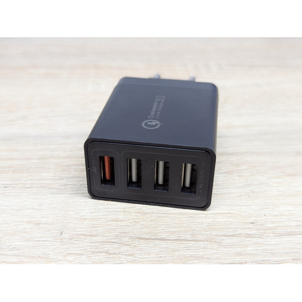 Новий Зарядний пристрій Qualcomm USB 4 адаптер+Type C