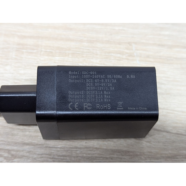 Новий Зарядний пристрій Qualcomm USB 4 адаптер+Type C
