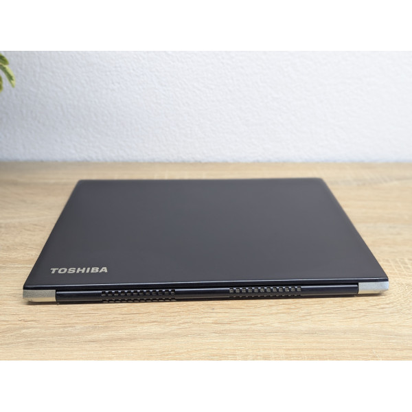 Ноутбук Toshiba Portege X30-D:13 Full HD сенсорний,Intel Core i5-7300U,8 GB DDR4,SSD 128Gb Б/В