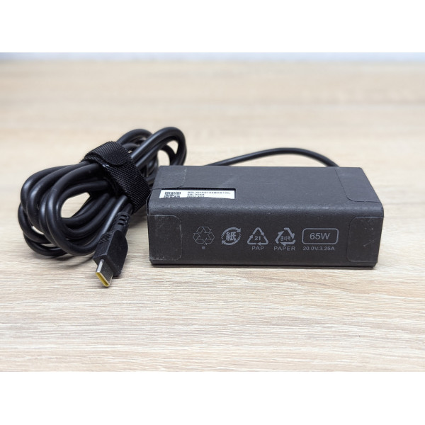 Універсальний блок живлення USB Type-C 65W