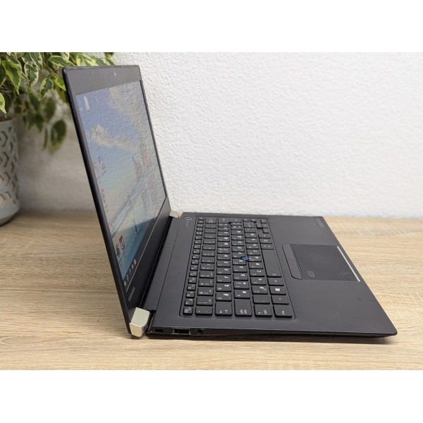 Ноутбук Toshiba Portege X30-D:13 Full HD сенсорний,Intel Core i5-7300U,8 GB DDR4,SSD 128Gb Б/В