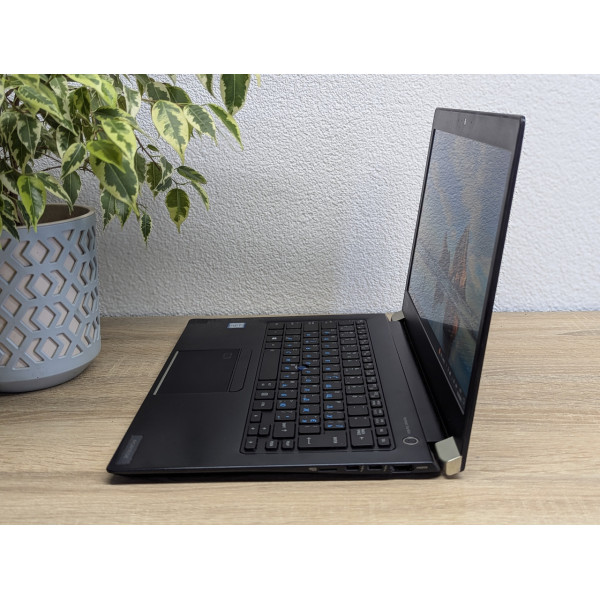 Ноутбук Toshiba Portege X30-D:13 Full HD сенсорний,Intel Core i5-7300U,8 GB DDR4,SSD 128Gb Б/В