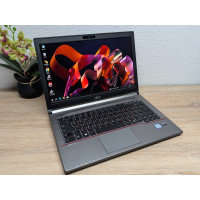 Ноутбук Fujitsu E746: 14 Full Hd Intel Core i5-6200U 8 GB DDR4 250Gb SSD Б/В