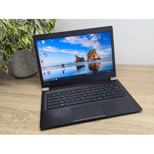 Ноутбук Toshiba Portege X30-D:13 Full HD сенсорний,Intel Core i5-7300U,8 GB DDR4,SSD 128Gb Б/В