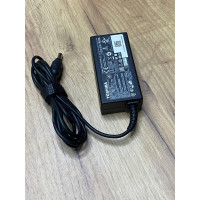 Toshiba 19v 5.5*2.5 65w,