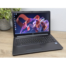 Уцінка!Ноутбук Б/В HP Laptop 15: 15 Full HD, Intel Core i5-8250U 8 GB DDR4,SSD 128Gb