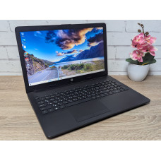 Уцінка!Ноутбук Б/В HP LapTop 15: 15.6,Intel Core i3-6006U,8 GB DDR4, Intel HD Graphics,SSD 128Gb