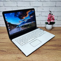 Уцінка! Ноутбук Б/В Sony SVE171A11M: 17, Intel Core i3-2370M, 8 GB DDR3, Radeon HD 7500 1Gb, SSD 128Gb