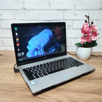 Ноутбук Fujitsu S937: 13 Full HD сенсорний, Intel Core i5-7300U, 4 GB DDR4, Intel HD Graphics, SSD 128Gb