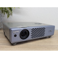 Проєктор Б/У SANYO PLC-XU41